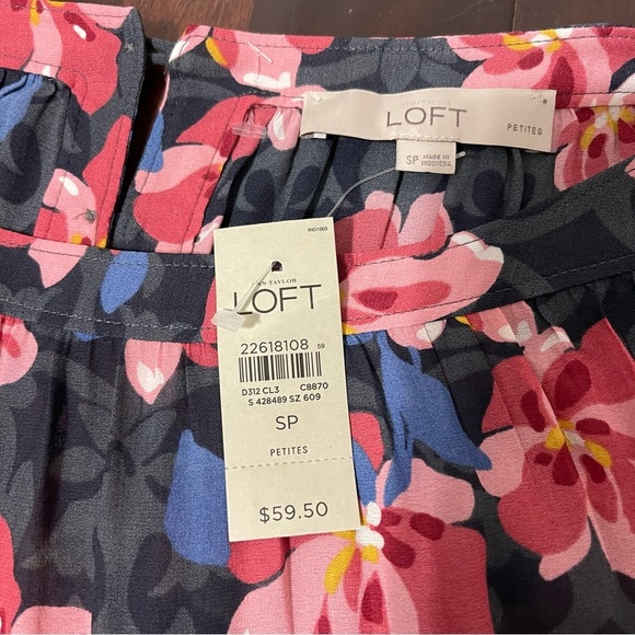 NWT Loft Blouse Women’s Small Petite Floral Work Sleeves Sheer Boat Neck - Picture 3 of 7